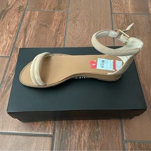 Kenneth Cole sandals